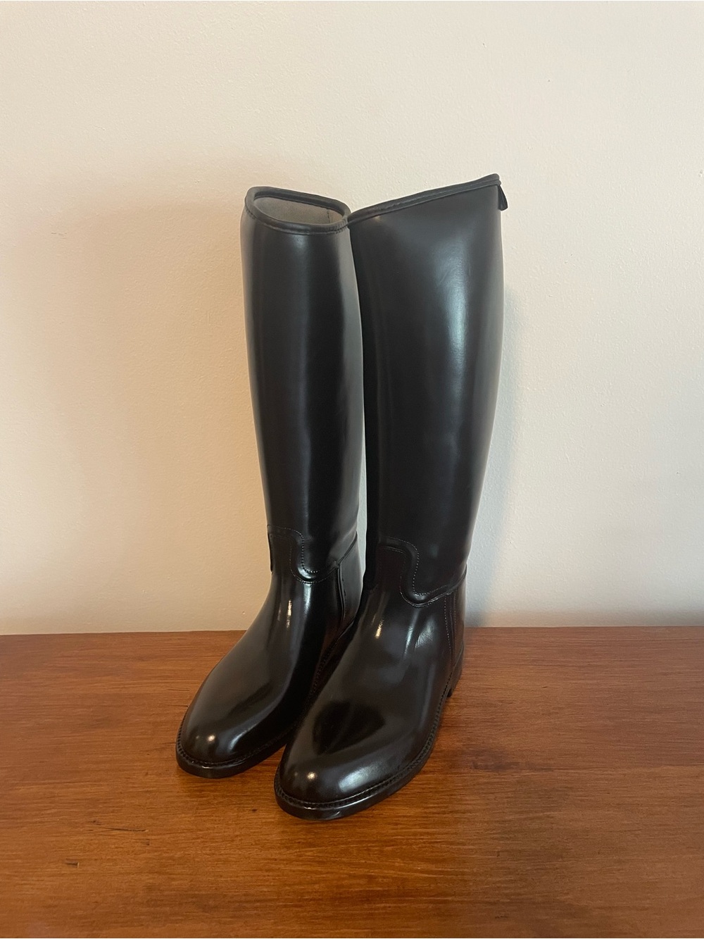 Kids Tall Black Riding Boots - Sleek Equestrian Style